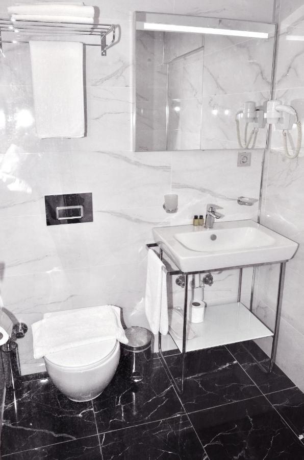 Hotel Davos อิสตันบูล ภายนอก รูปภาพ