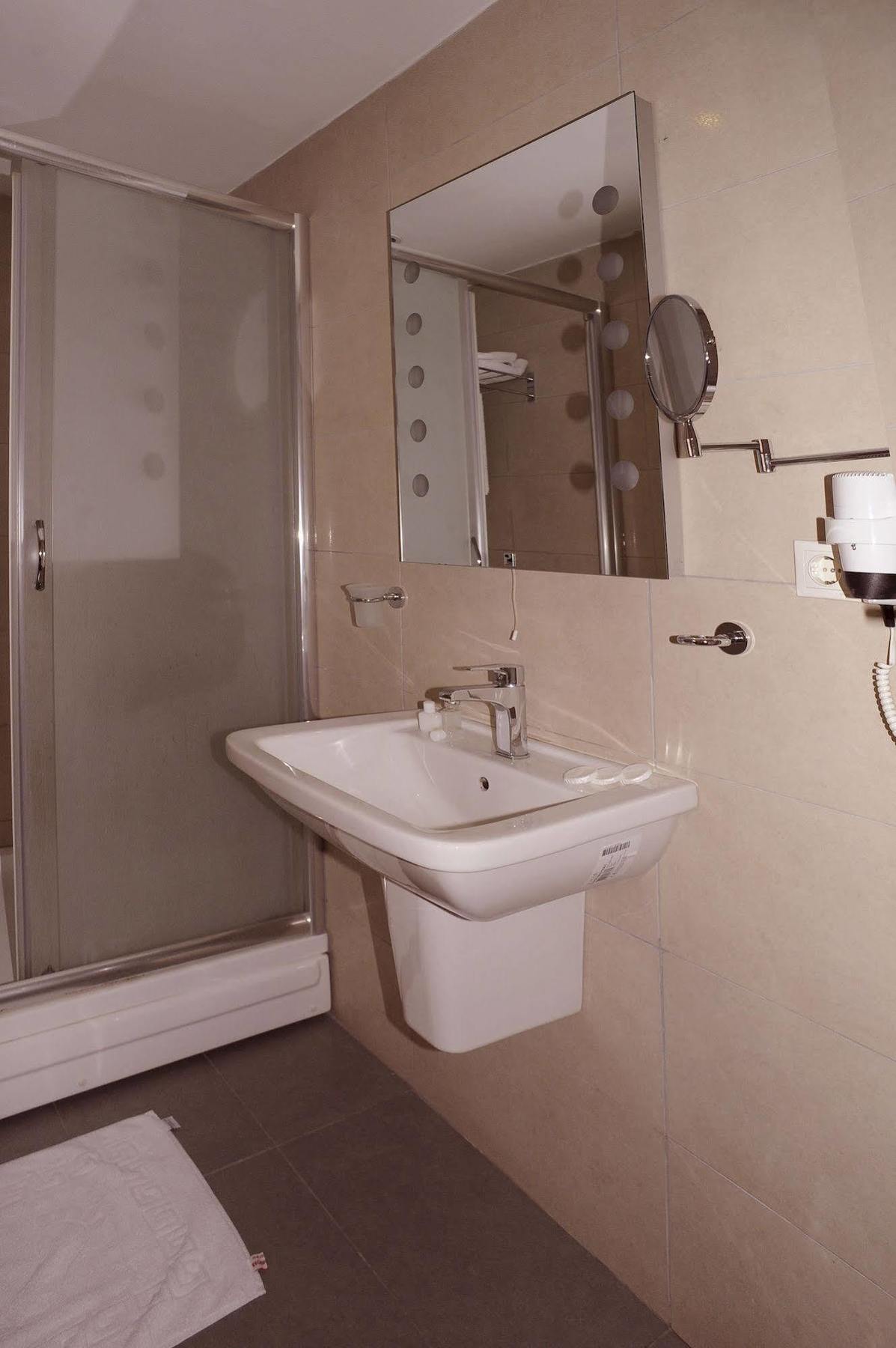 Hotel Davos อิสตันบูล ภายนอก รูปภาพ